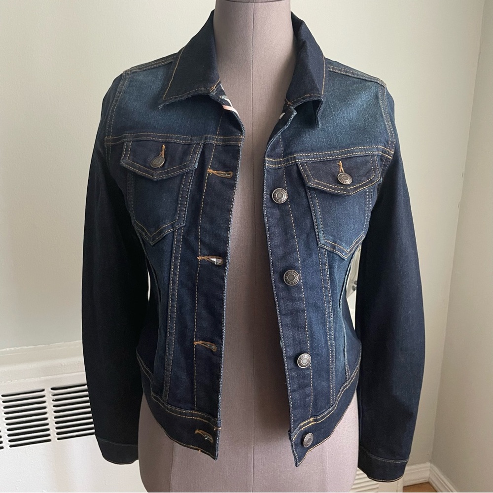 Stretchy dark denim jacket with collar. Size small
